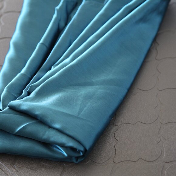 Teal Polyester Table Cloth - Picture 9 of 15